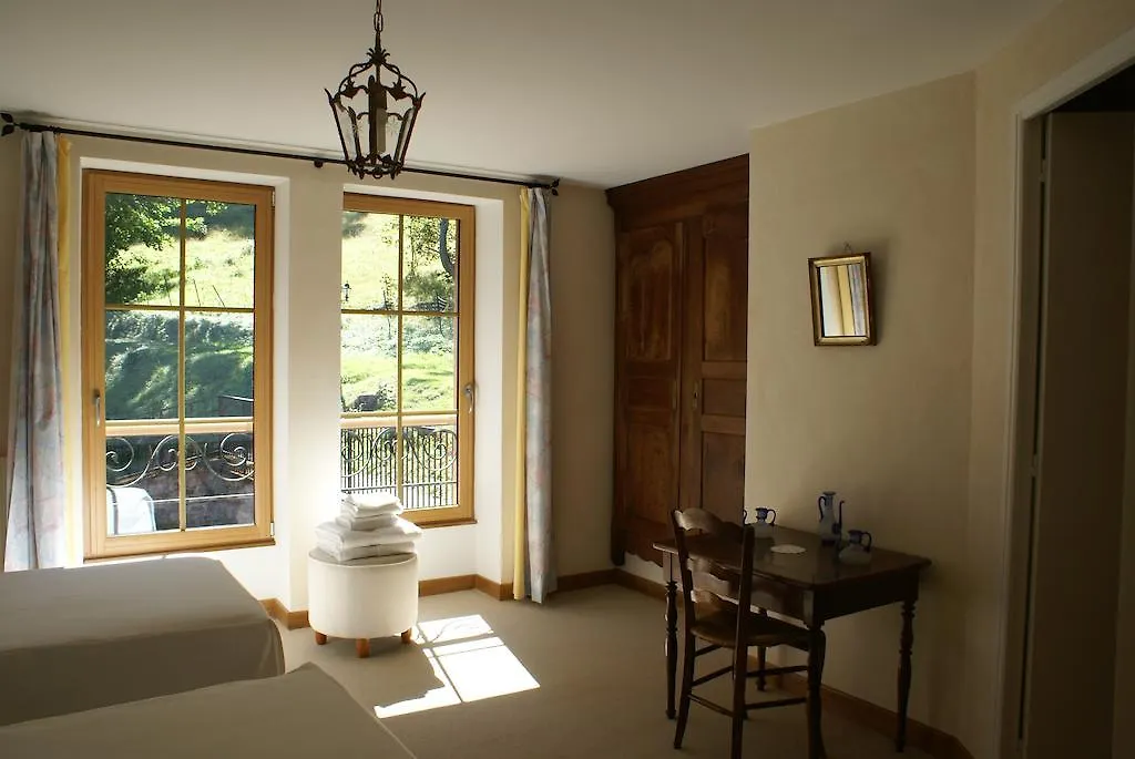 Chateau De Ronziere Bed & Breakfast Saint-Forgeux France